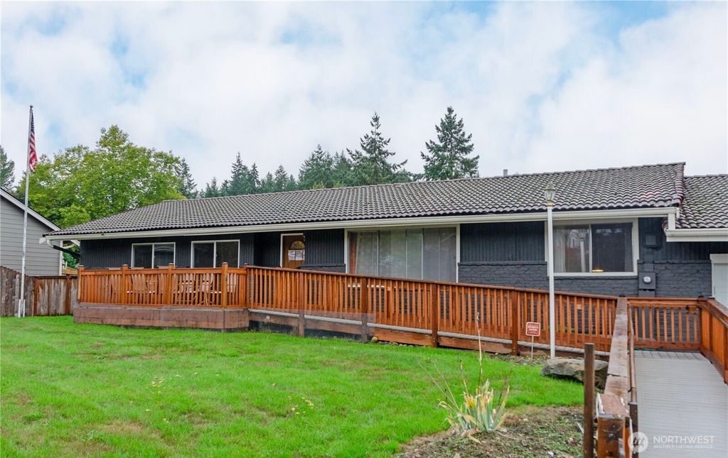 710 ROE Street, Steilacoom, WA 98388