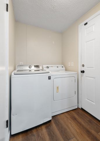 563 Sunset Point Rd, Mcminnville, TN 37110