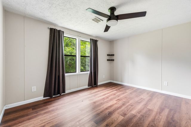 563 Sunset Point Rd, Mcminnville, TN 37110