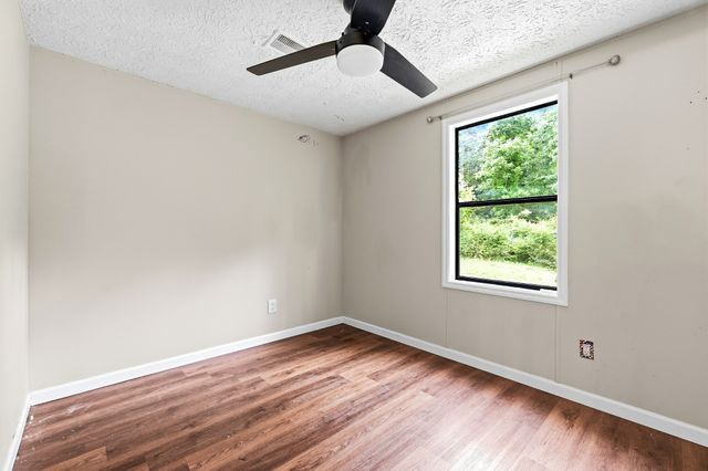 563 Sunset Point Rd, Mcminnville, TN 37110