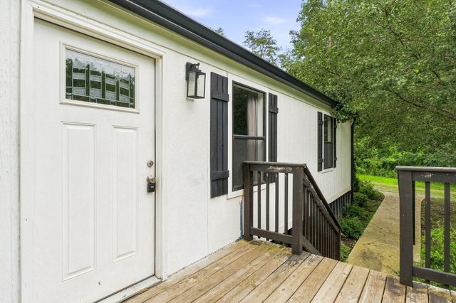 563 Sunset Point Rd, Mcminnville, TN 37110