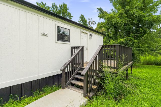 563 Sunset Point Rd, Mcminnville, TN 37110