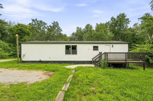 563 Sunset Point Rd, Mcminnville, TN 37110