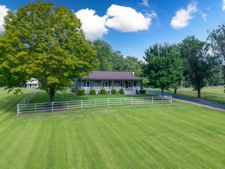 4595 BROADWAY RD, Bartlett, TN 38002