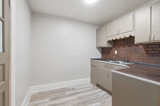 2031 Eastern Avenue, Davenport, IA 50803