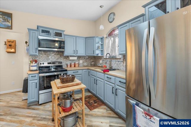 1940 Highway 101, Rockaway Beach, OR 97136