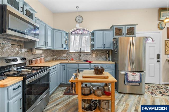 1940 Highway 101, Rockaway Beach, OR 97136