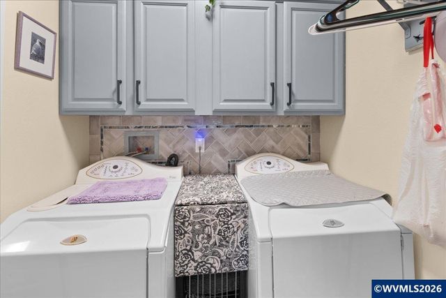 1940 Highway 101, Rockaway Beach, OR 97136