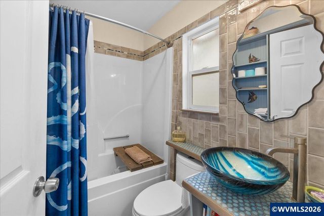 1940 Highway 101, Rockaway Beach, OR 97136