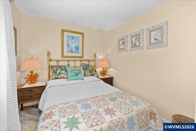 1940 Highway 101, Rockaway Beach, OR 97136