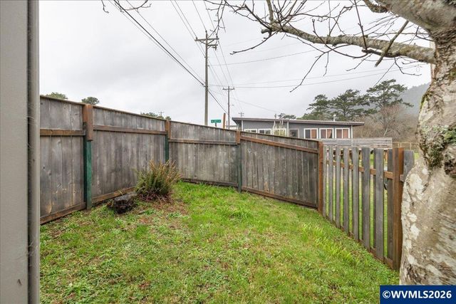 1940 Highway 101, Rockaway Beach, OR 97136