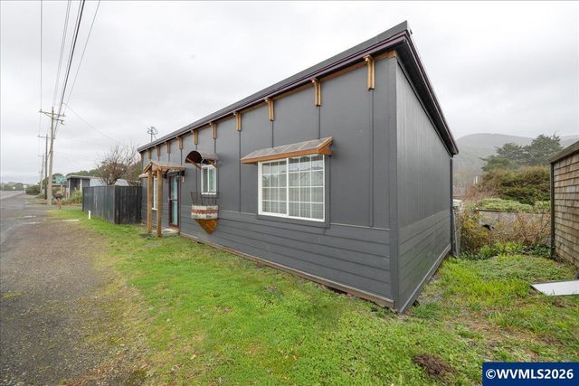 1940 Highway 101, Rockaway Beach, OR 97136