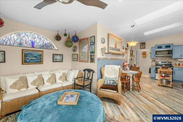 1940 Highway 101, Rockaway Beach, OR 97136