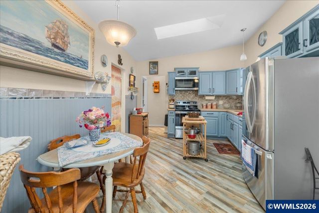 1940 Highway 101, Rockaway Beach, OR 97136