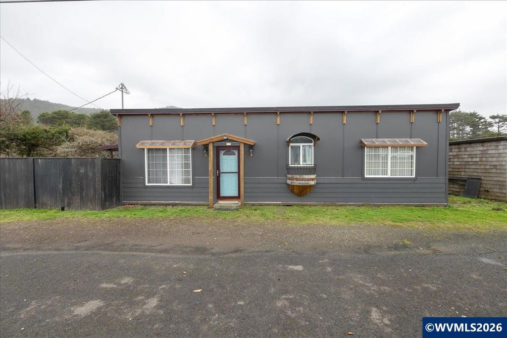 1940 Highway 101, Rockaway Beach, OR 97136