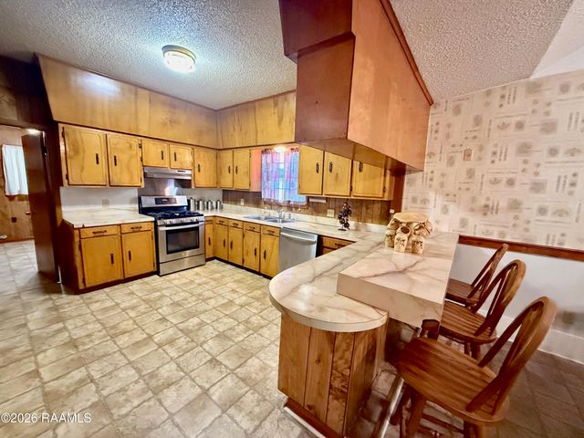 9217 Harold Landry Road, New Iberia, LA 70563