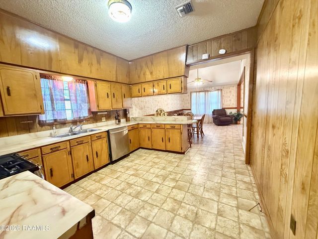 9217 Harold Landry Road, New Iberia, LA 70563