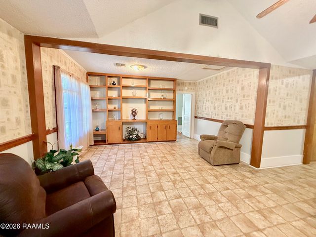 9217 Harold Landry Road, New Iberia, LA 70563