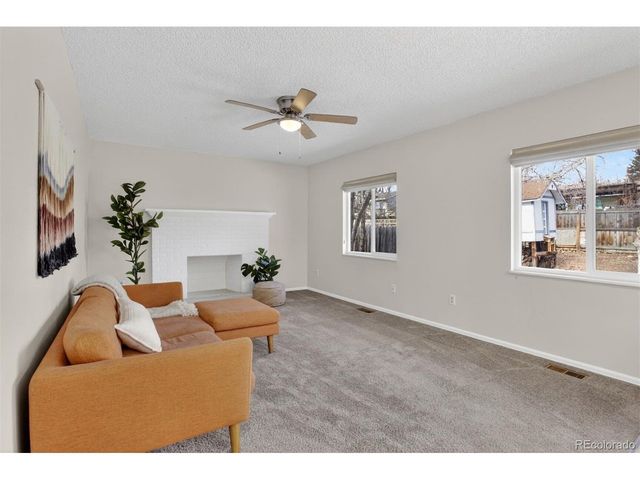 906 Harrison Dr, Lafayette, CO 80026