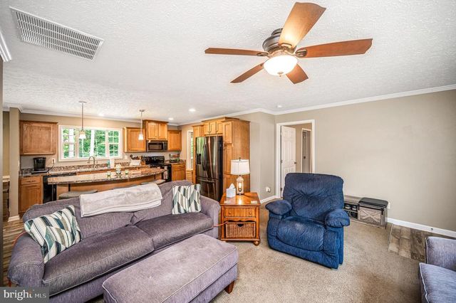 7324 RED FEATHER LN, Spotsylvania, VA 22551