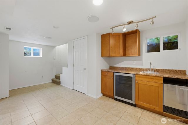 16 Oak Park Drive SW, Lakewood, WA 98499