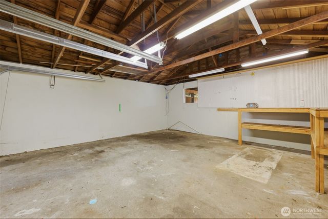 16 Oak Park Drive SW, Lakewood, WA 98499