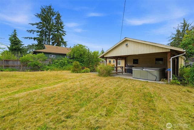 16 Oak Park Drive SW, Lakewood, WA 98499