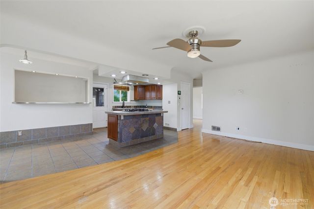 16 Oak Park Drive SW, Lakewood, WA 98499