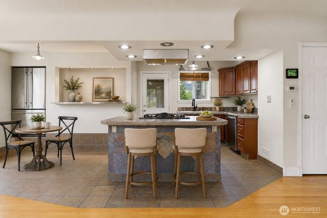 16 Oak Park Drive SW, Lakewood, WA 98499