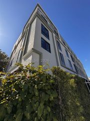 3422 NW 5th Ave 404, Miami, FL 33127