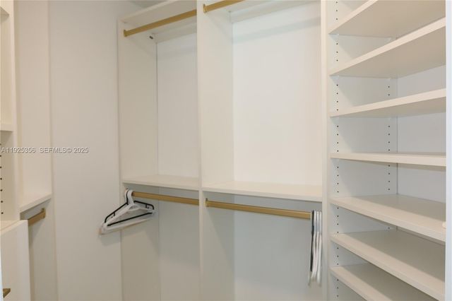 500 Brickell Ave 3902, Miami, FL 33131