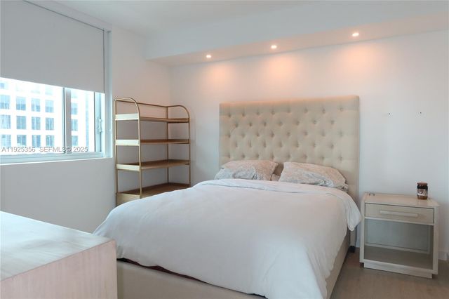 500 Brickell Ave 3902, Miami, FL 33131