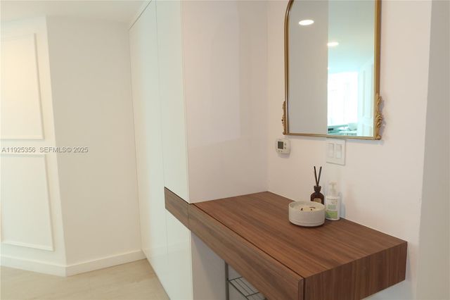 500 Brickell Ave 3902, Miami, FL 33131