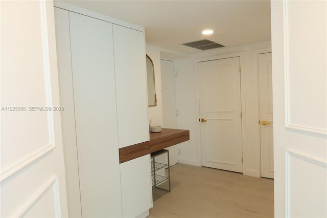 500 Brickell Ave 3902, Miami, FL 33131