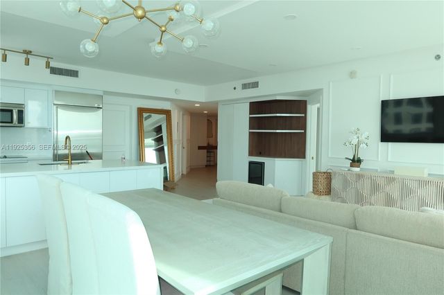 500 Brickell Ave 3902, Miami, FL 33131