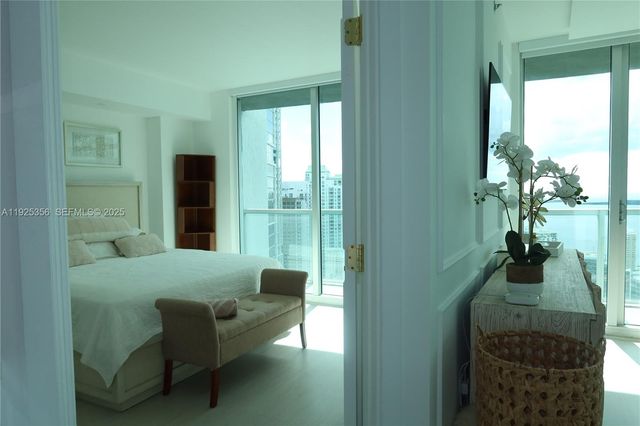 500 Brickell Ave 3902, Miami, FL 33131