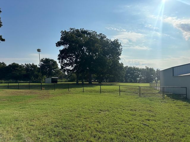 9986 Copeland Place, Pilot Point, TX 76258