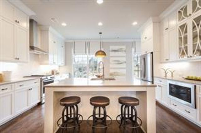 130 Clover Court, Roswell, GA 30075