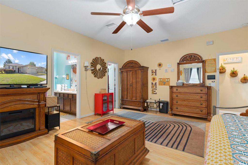 Image 18 of property listing at 8398 INDIAN LAUREL LANE, Brooksville, FL 34613