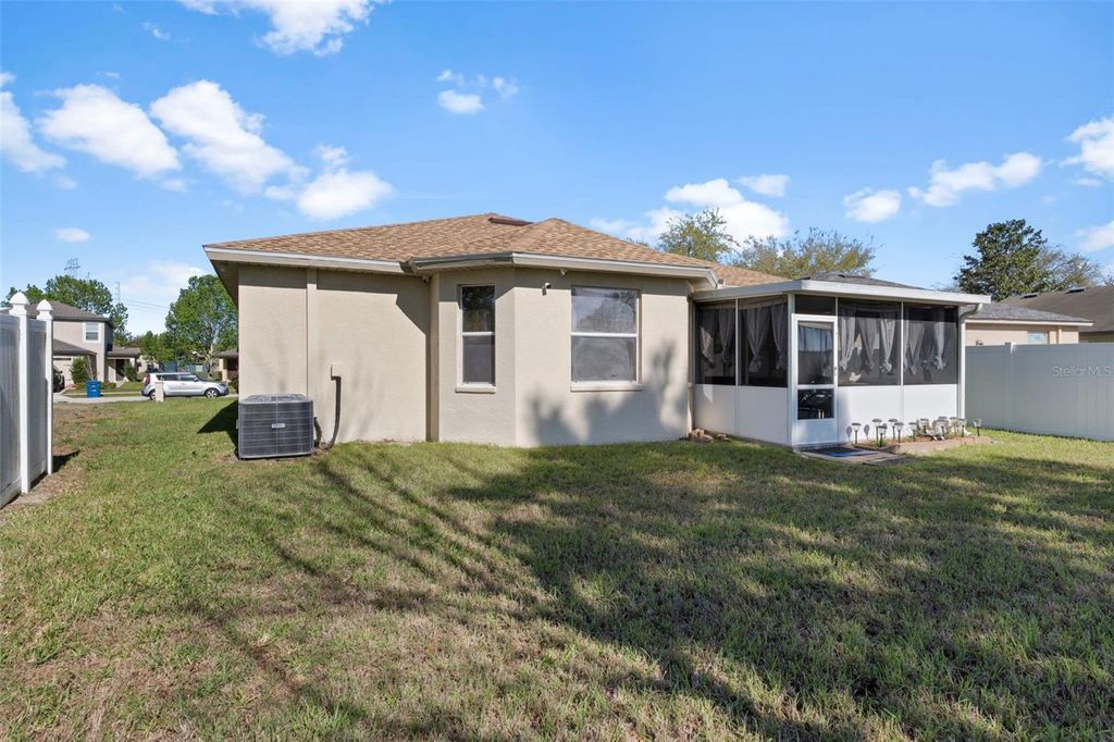 Image 27 of property listing at 8398 INDIAN LAUREL LANE, Brooksville, FL 34613