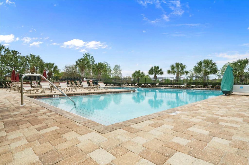 Image 4 of property listing at 8398 INDIAN LAUREL LANE, Brooksville, FL 34613