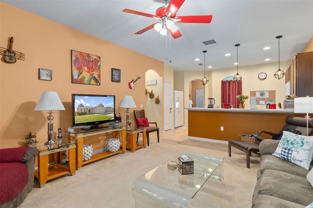 Image 8 of property listing at 8398 INDIAN LAUREL LANE, Brooksville, FL 34613