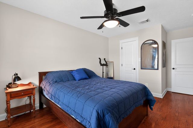 2636 Couch Street, Houston, TX 77008