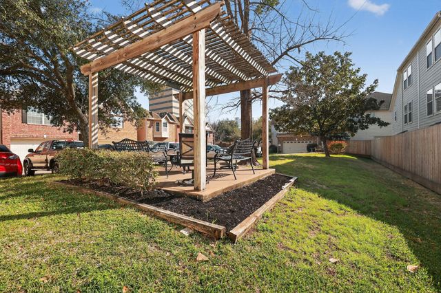 2636 Couch Street, Houston, TX 77008