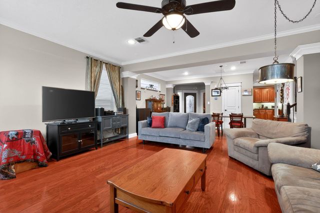 2636 Couch Street, Houston, TX 77008