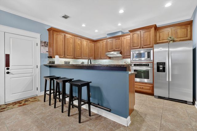 2636 Couch Street, Houston, TX 77008