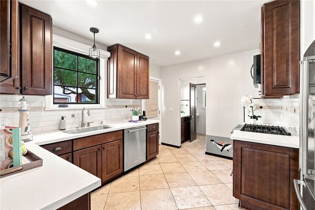 438 W Duarte, Monrovia, CA 91016