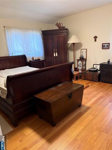 157 Queen Street, Bergenfield, NJ 07621