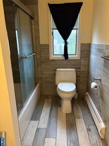 157 Queen Street, Bergenfield, NJ 07621