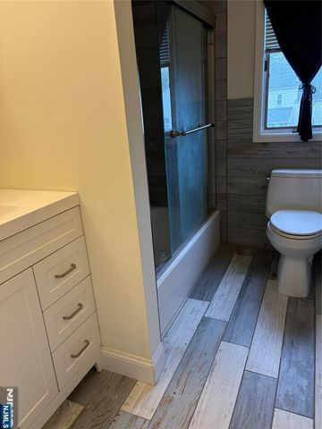 157 Queen Street, Bergenfield, NJ 07621